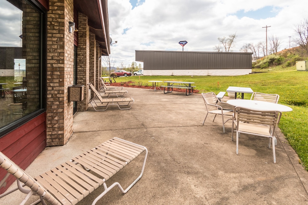 Quality Express Inn & Suites - photo 38