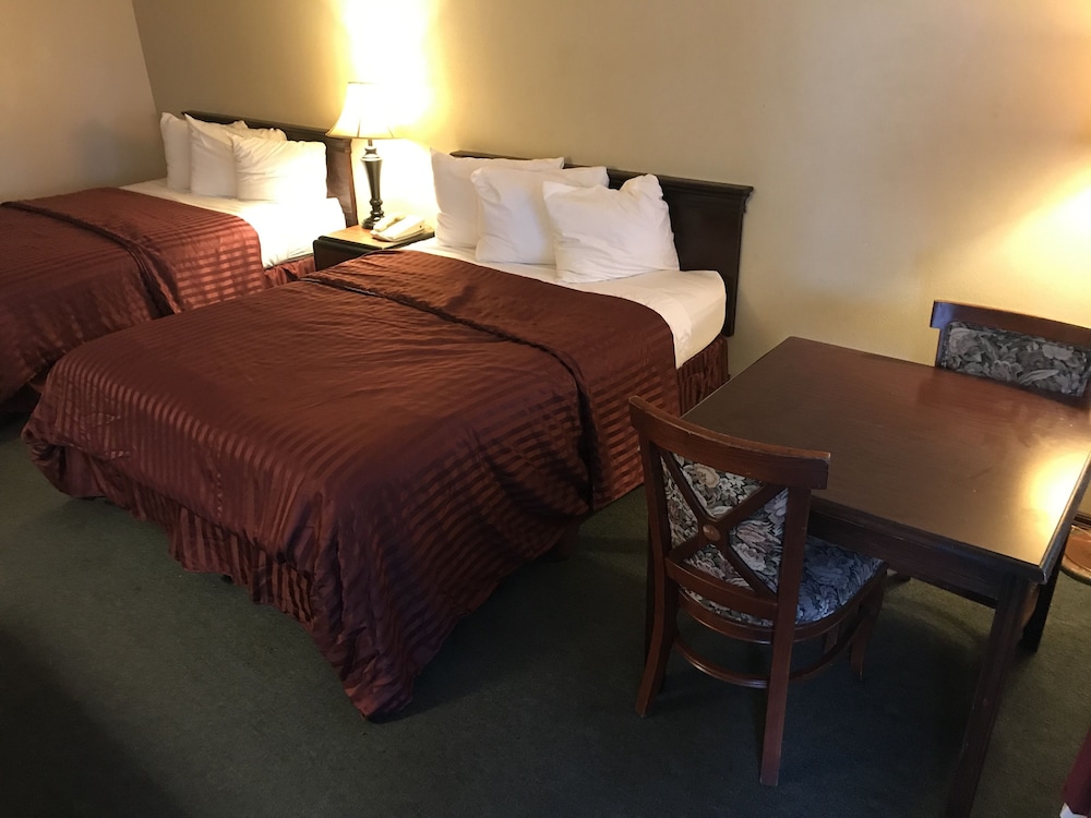 Smokey Point Motor Inn - photo 12