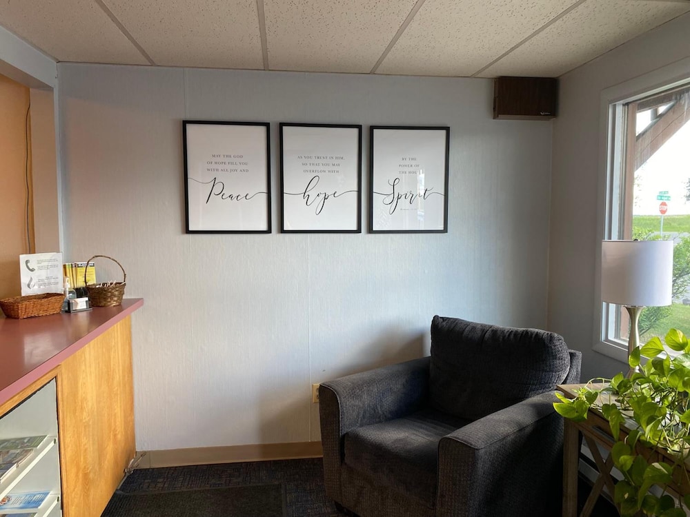 Golden North Inn - photo 5