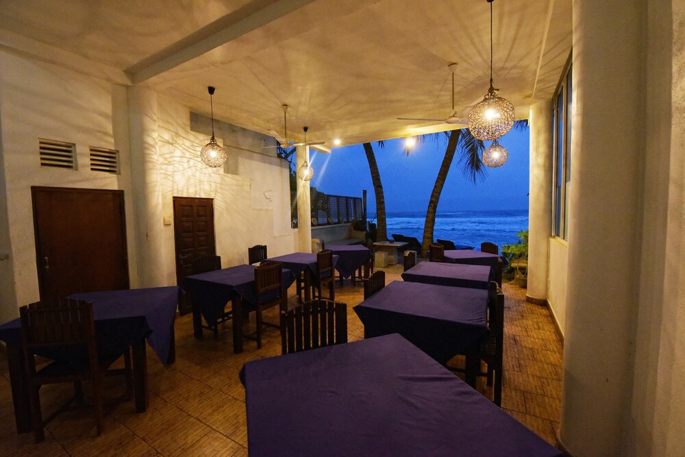 Blue Sky Beach Resort in Unawatuna, Sri Lanka