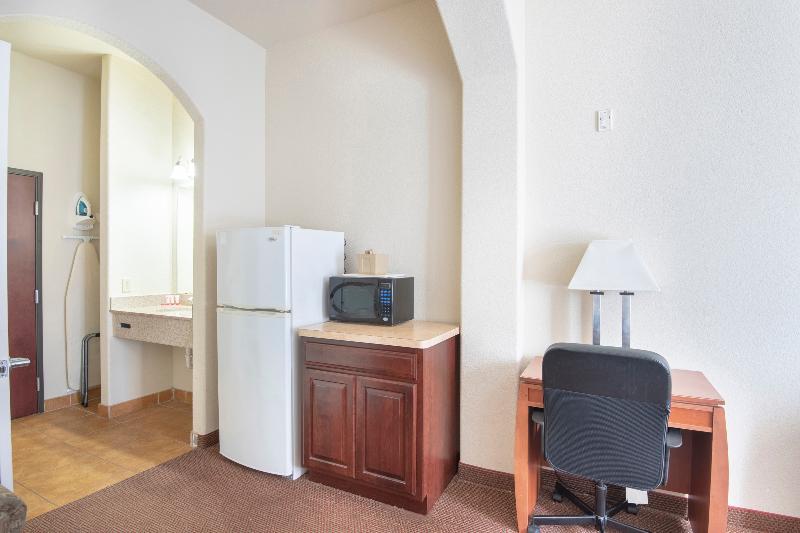 OYO Townhouse Clute Lake Jackson - photo 45
