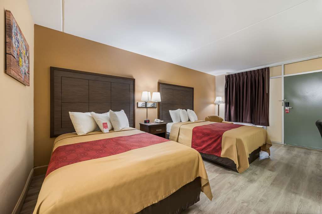 Econo Lodge Cullman South - photo 16