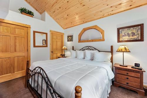 Bugle Pointe A10 by Estes Park Condos — 4-Star Luxury Hotel in Estes Park, United States