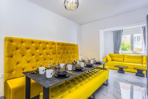 luxury Villa Sandra — 4-Star Luxury Hotel in Baska Voda, Croatia