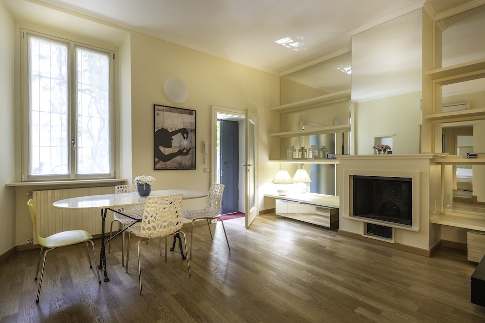 Porta Venezia Rentclass Catone — 4-Star Luxury Hotel in Milan, Italy