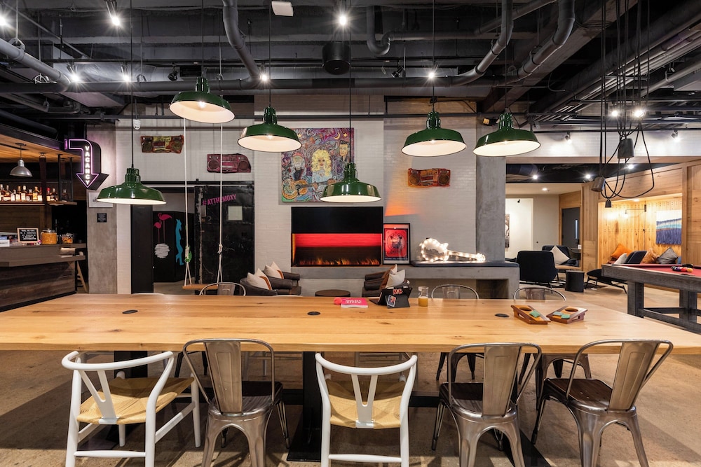 Moxy Nashville Downtown - photo 2