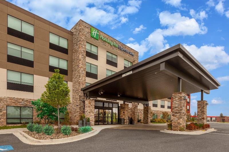 Holiday Inn Express & Suites Brunswick Harpers Ferry Area by IHG - featured photo