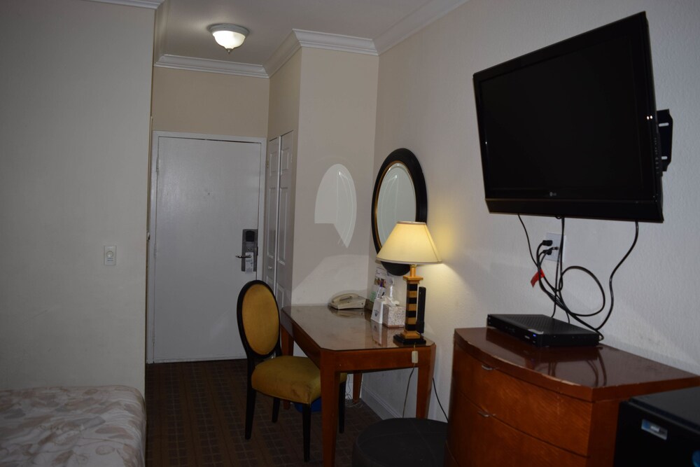 Americas Best Value Inn & Suites Soma - photo 10