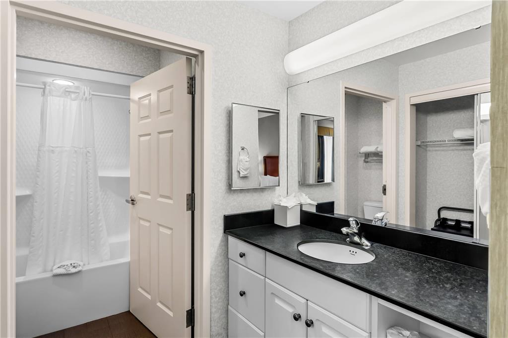 MainStay Suites Roanoke Airport - photo 7