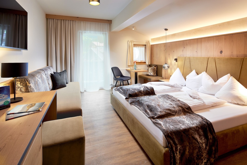 Hotel Pension Margit — Finkenberg — photo 3