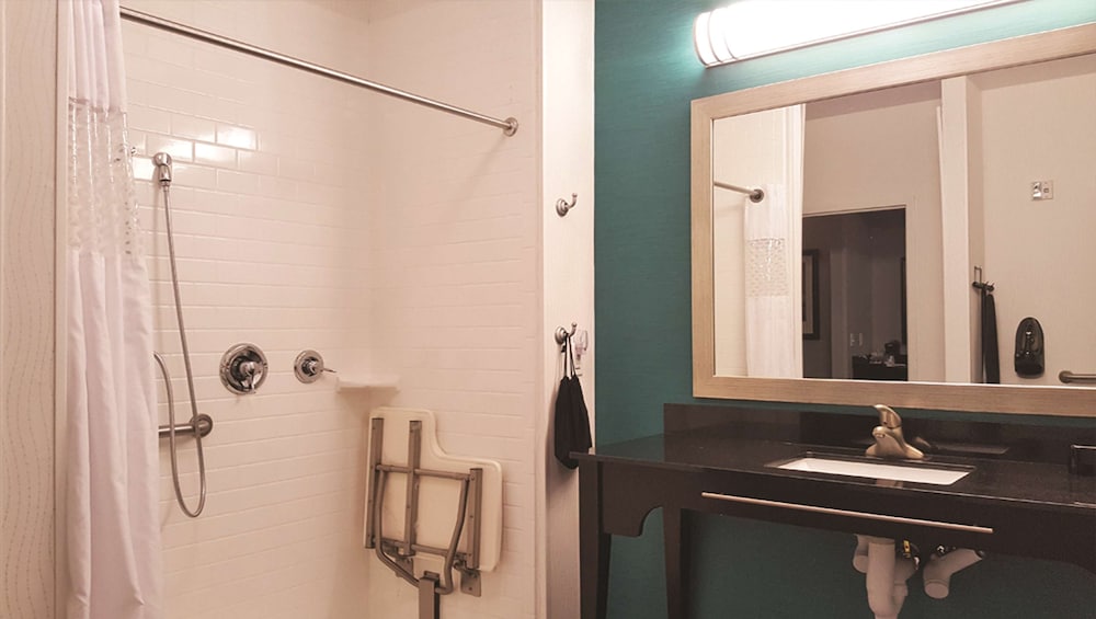 Hampton Inn Kearney - photo 34