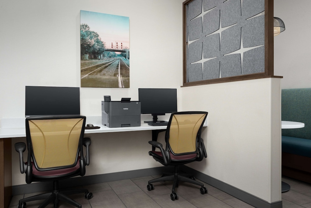 Hampton Inn & Suites Durham University Medical Center - photo 39