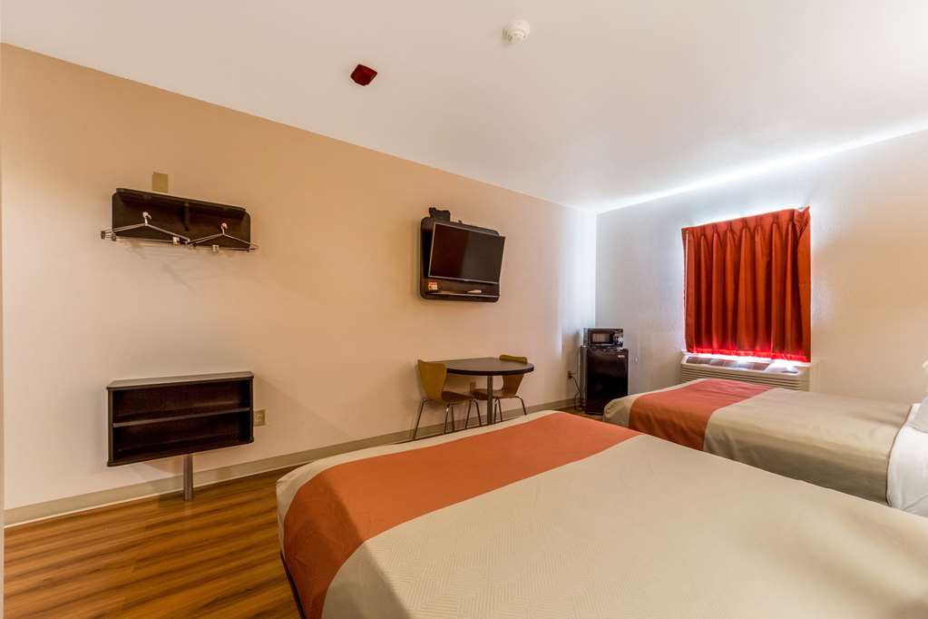 Motel 6 Jourdanton TX - photo 16