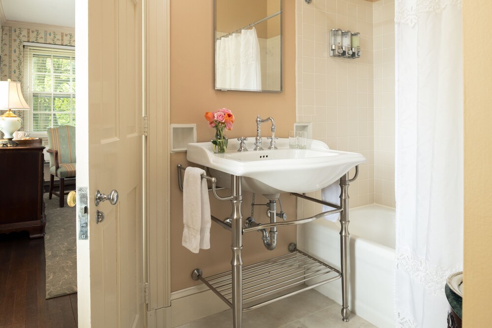 Great Oak Manor - photo 30