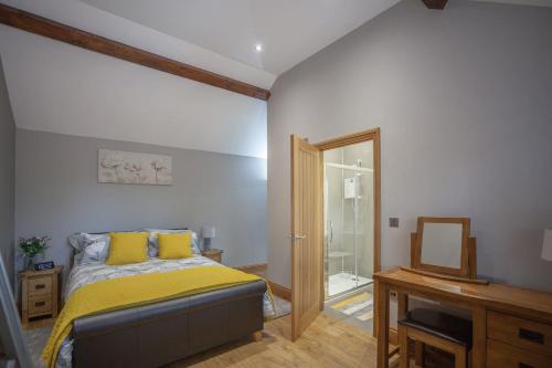 Little Oak by RentMyHouse — 4-Star Luxury Hotel in Hereford, United Kingdom