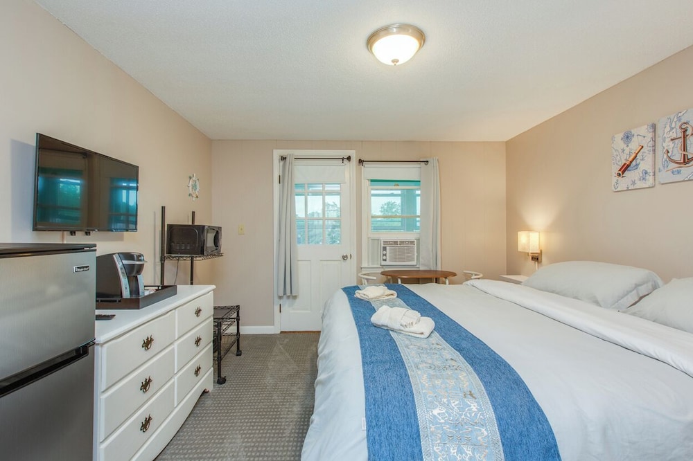 Lake Shore Farm Inn - photo 18