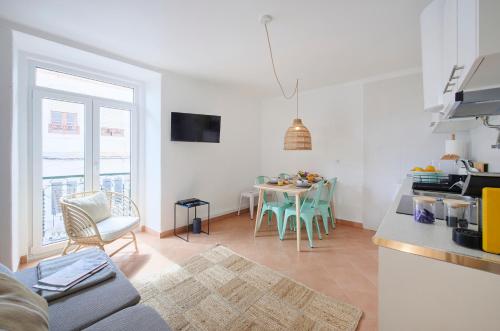 Central Stay 10 Min to Beach By TimeCooler — 4-Star Luxury Hotel in Setubal, Portugal