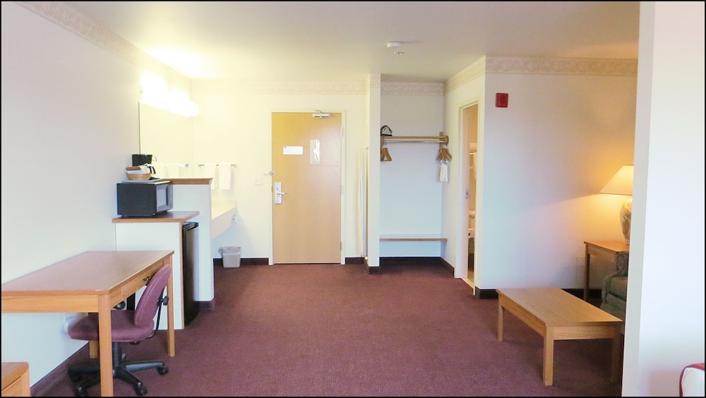 Peppermill Empress Inn - photo 11