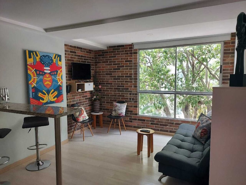 San Peter Aparta Suite en La 70 Laureles — 4-Star Luxury Hotel in Medellin, Colombia