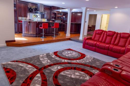 Luxurious Private Basement Suite in Ashton — 4-Star Luxury Hotel in Silver Spring, United States