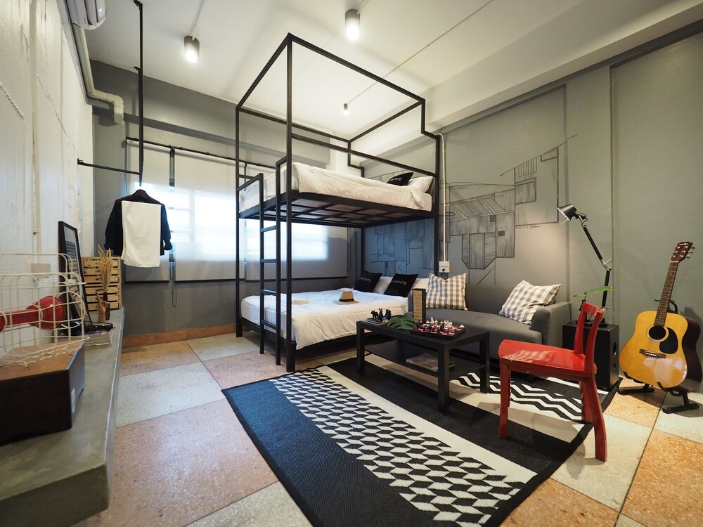 Slumwhite Hostel