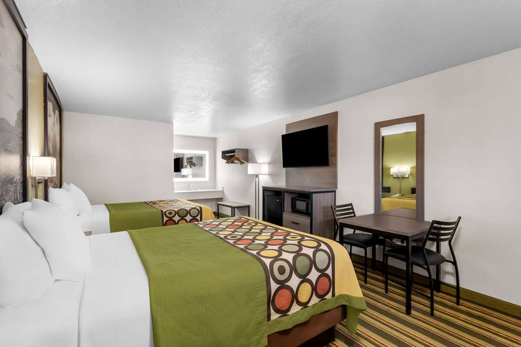 Super 8 by Wyndham Pleasanton - photo 22