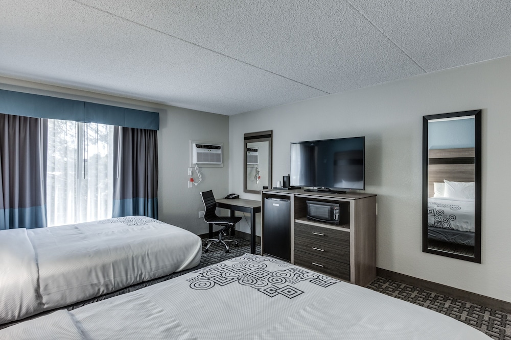 Days Inn & Suites by Wyndham Spokane - photo 20