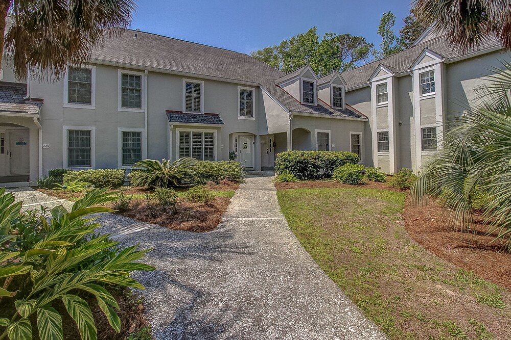 225 Evian Villas — 4-Star Luxury Hotel in Hilton Head Island, United States