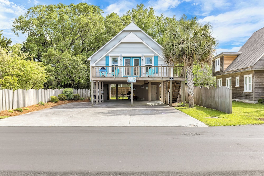 Just Beachy Spartanburg — 4-Star Luxury Hotel in Carolina Beach, United States