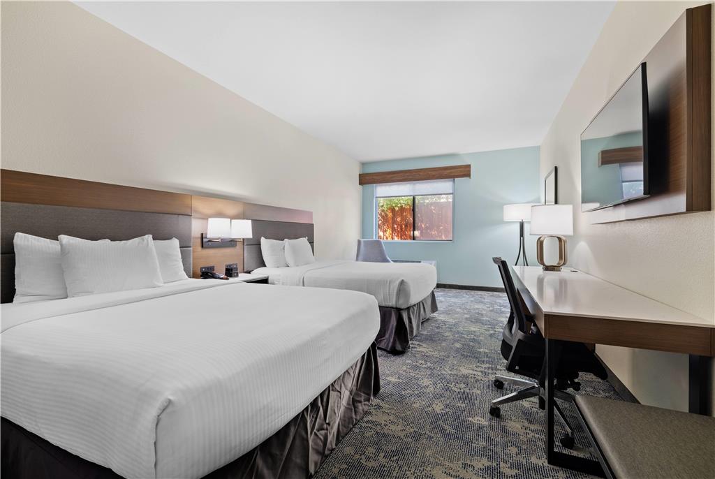 La Quinta Inn & Suites by Wyndham Santa Cruz - photo 28