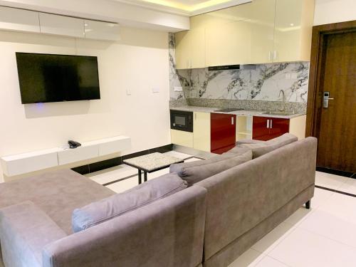 5 Homes Hotel And Apartments 20152645 — Abuja