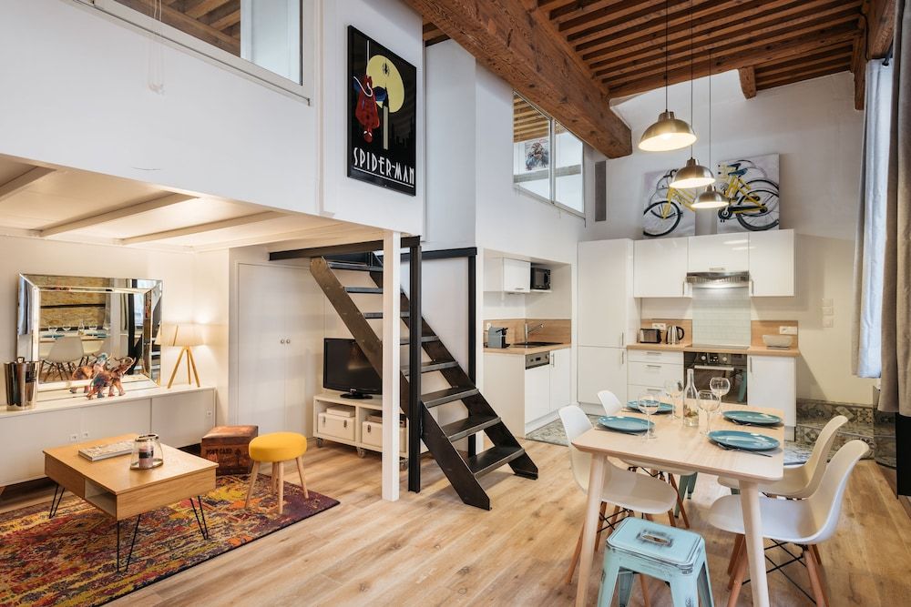 DIFY Bear & Co Hotel de Ville in Lyon, France