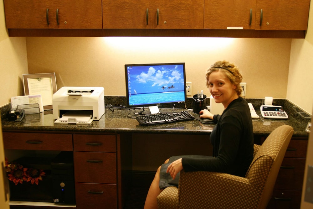 Hampton Inn & Suites Lodi - photo 35
