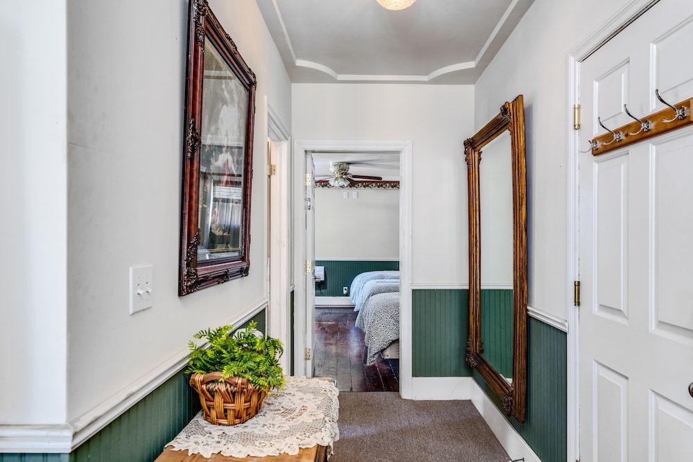 The Dutch Flat Hotel - photo 28