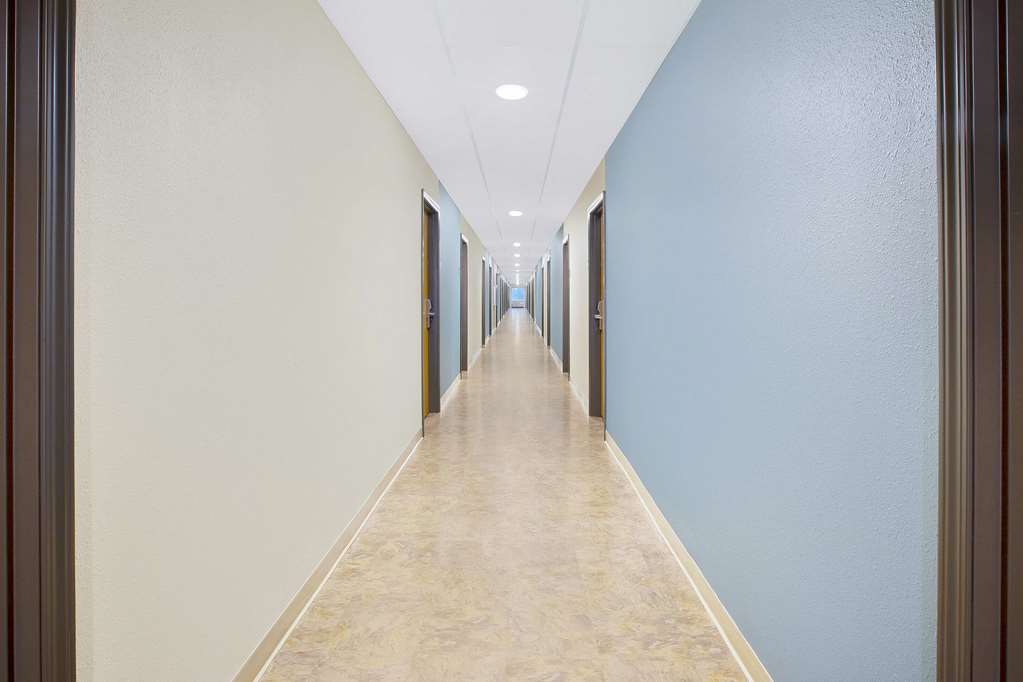 WoodSpring Suites Columbus Urbancrest - photo 4