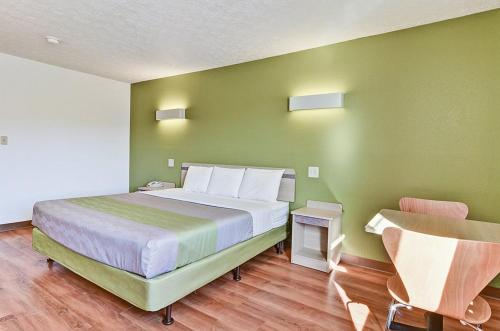 Economy Inn Pittsburgh Airport - photo 3