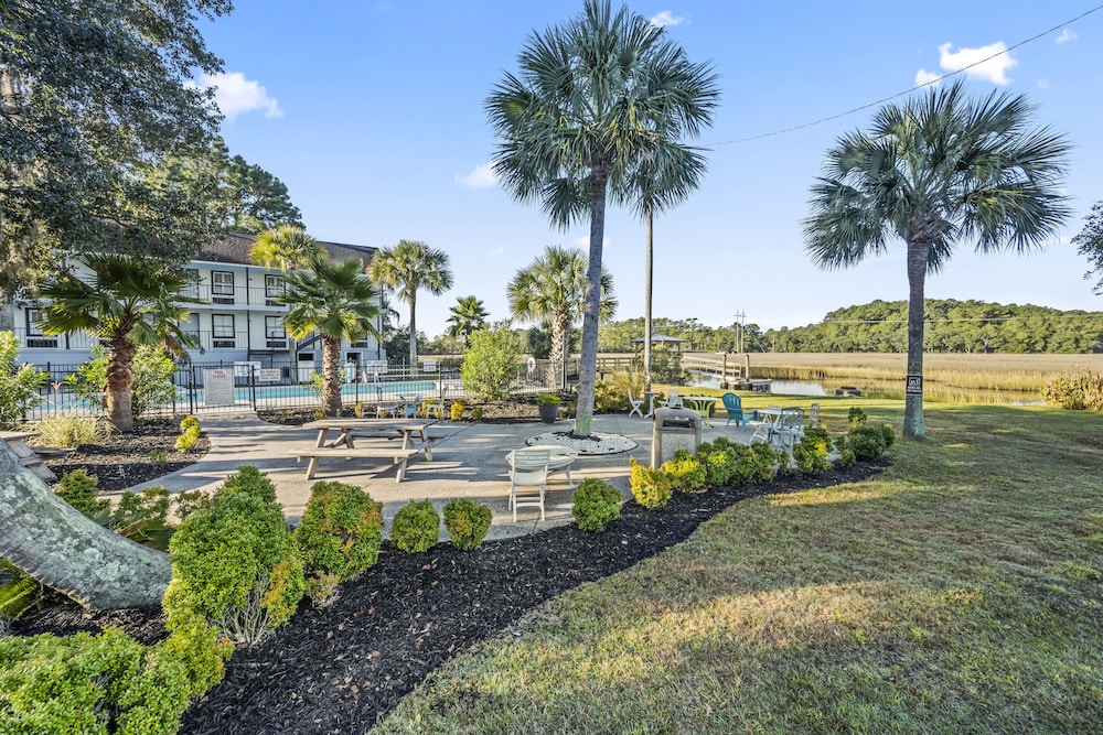 Creekside Lands Inn - photo 24