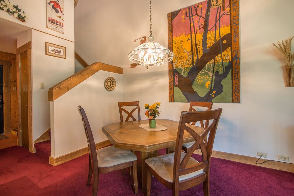 Modern Hotel Style Studio Timber Creek Lodge #210 by RedAwning - photo 6