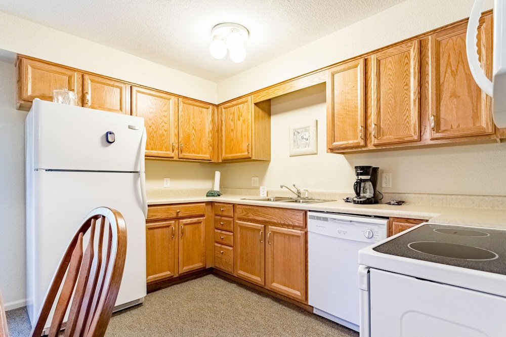 Lakewood Resort by EVRentals - photo 11