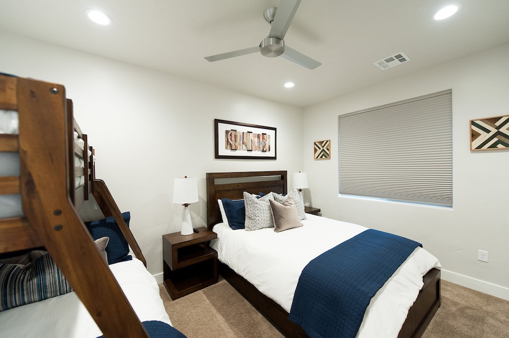 Town Center Resort - photo 27