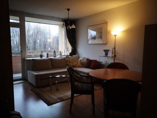 Kärnten Ossiacher See Apartment zwei Zimmer Ferienwohnung direkter Seezugang Strand beheizte Schwimmhalle — 4-Star Luxury Hotel in Bodensdorf, Austria