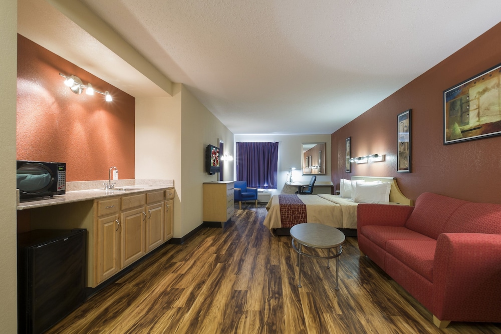 Red Roof Inn & Suites Philadelphia Bellmawr - photo 6