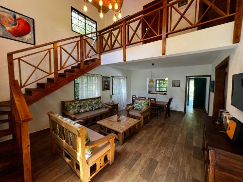 Villa unter Palmen — 4-Star Luxury Hotel in Jarabacoa, Dominican Republic