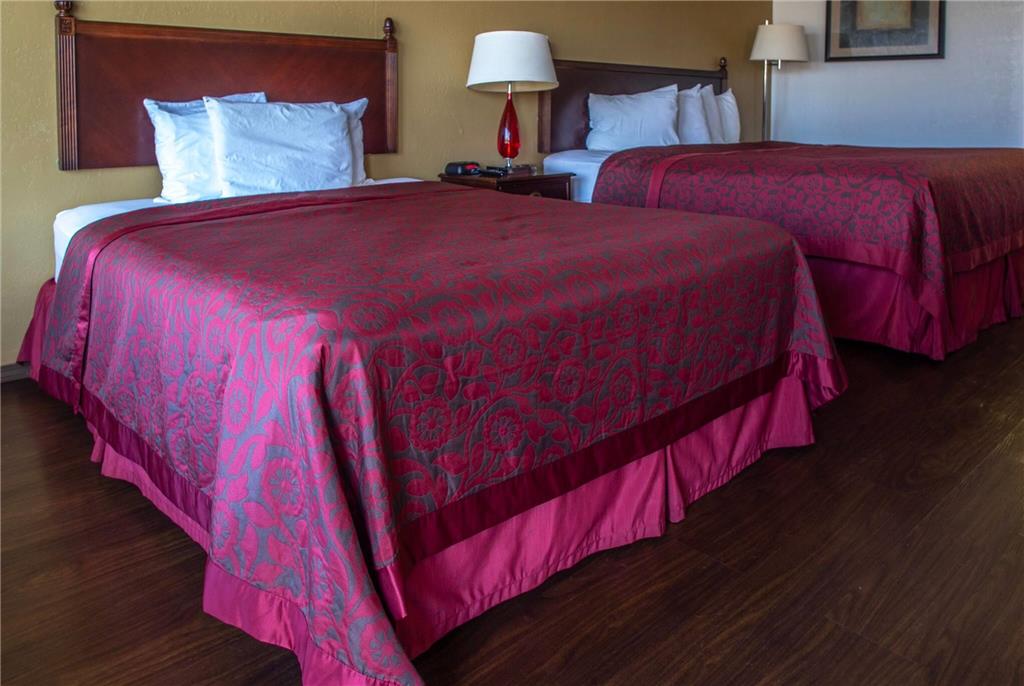 Days Inn by Wyndham Clinton - photo 8