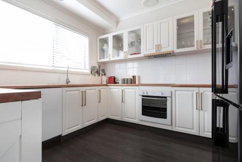 Perfect for Groups or Families in Prospect — Kings Meadows — photo 3