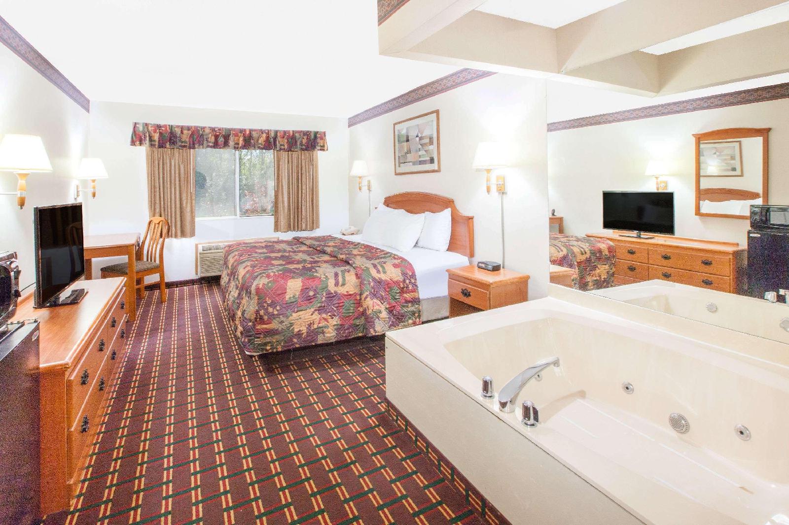 Days Inn Sault Ste Marie - photo 9