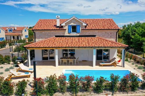 Papa's Court II Pasman Villa with pool — 4-Star Luxury Hotel in Pasman, Croatia