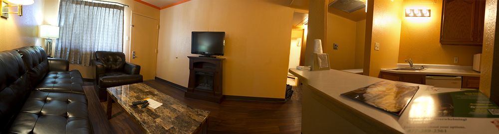 Capitol Inn & Suites - photo 16