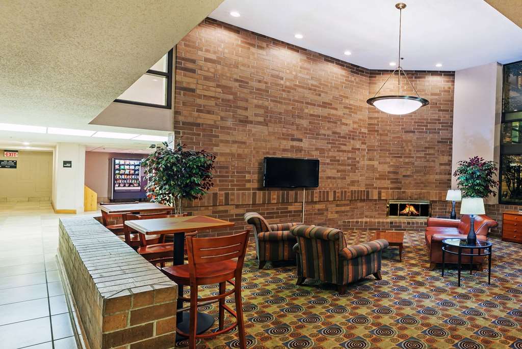 AmericInn by Wyndham Omaha - photo 5