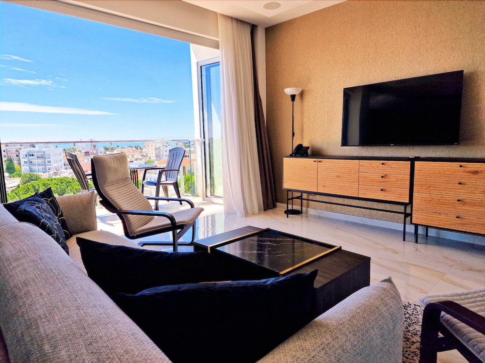 Sveltos Residence Suites — 4-Star Luxury Hotel in Larnaca, Cyprus